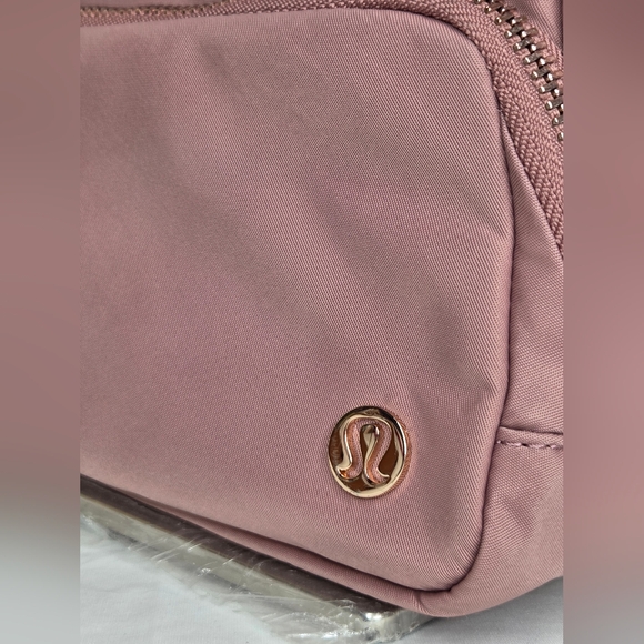lululemon athletica Red Clay/sheer Oak Copper Hardware Crossbody Camera Bag - Picture 11 of 11